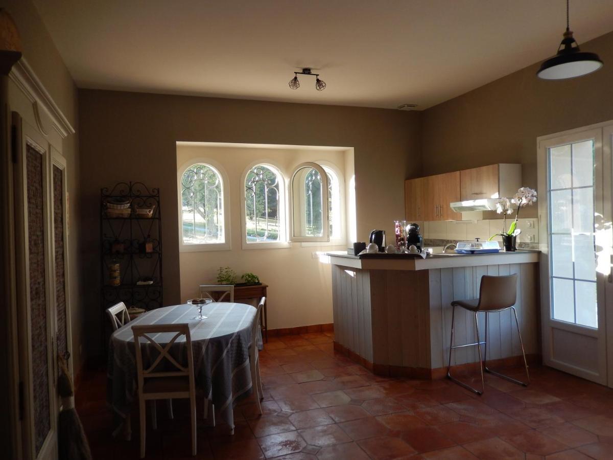 Domaine verte vallée Lignan-de-Bordeaux Extérieur photo